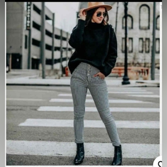 Free People Frankie High Rise Striped Skinny Size 8 Blue/Cream Women EUC - Picture 1 of 11